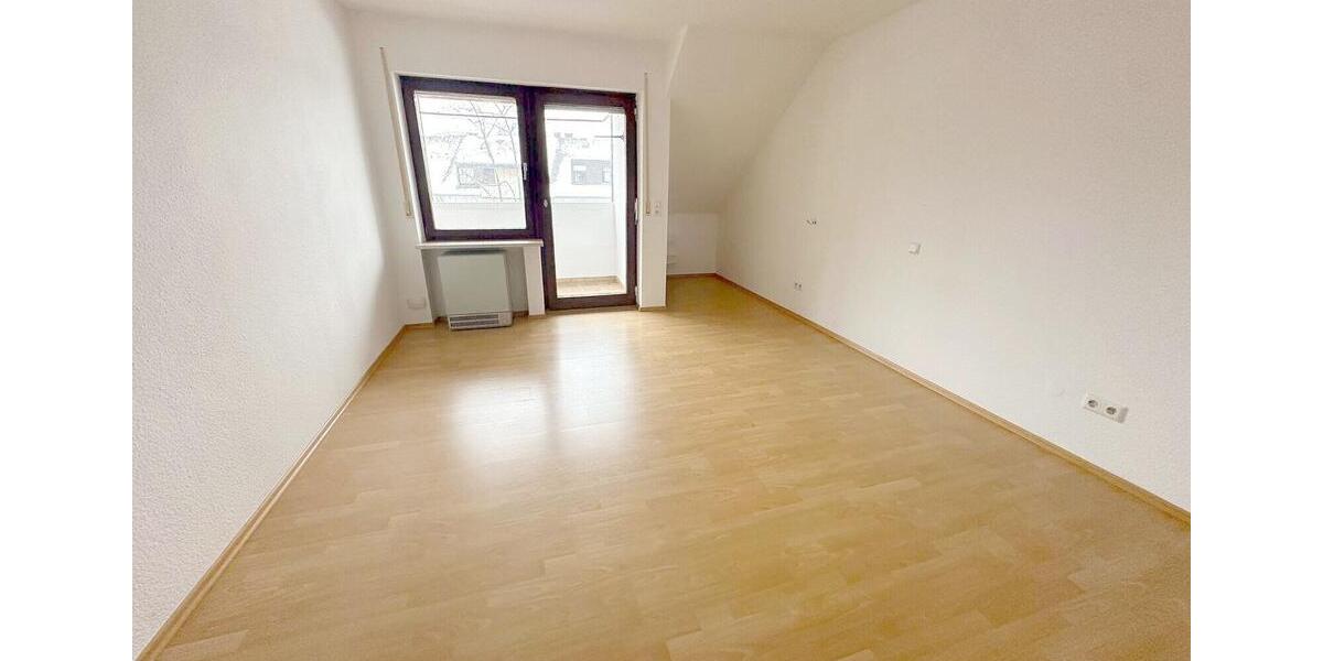 Föhren: Gepflegte 3ZKB - Wohnung mit großzügigem Balkon und Stellplatz! 3 zimmer