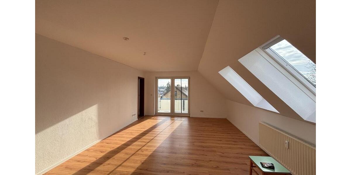Gemütliche 4-Raum-DG-Wohnung, neue EBK, Balkon 4 zimmer