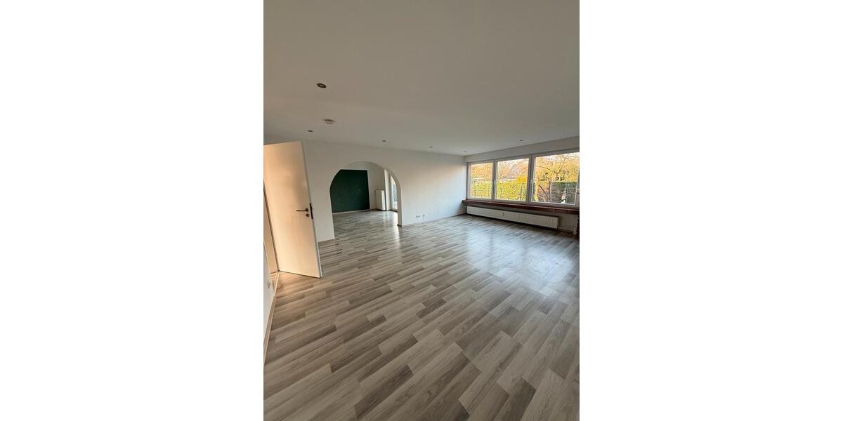 Erdgeschoßwohnung Wesel - 1 Zimmer, 107 m&sup2;, 1.500&euro; | Angebot:24831848