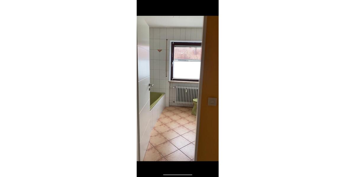 Etagenwohnung Gunzenhausen - 3 Zimmer, 84 m&sup2;, 720&euro; | Angebot:24679918