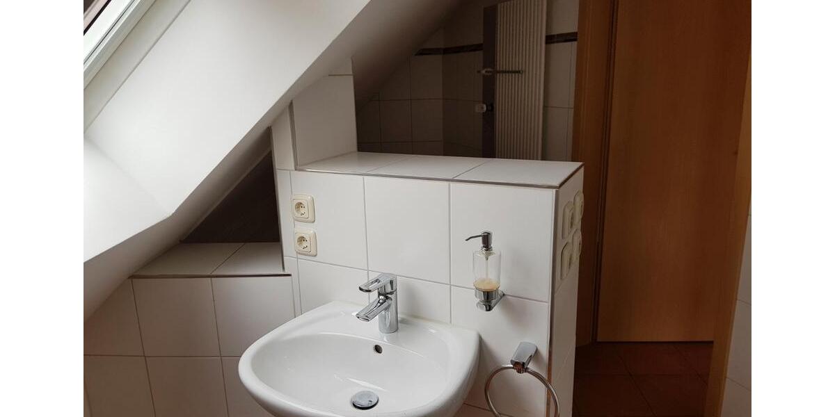 Dachgeschoßwohnung Springe - 3.5 Zimmer, 100 m&sup2;, 800&euro; | Angebot:26632679