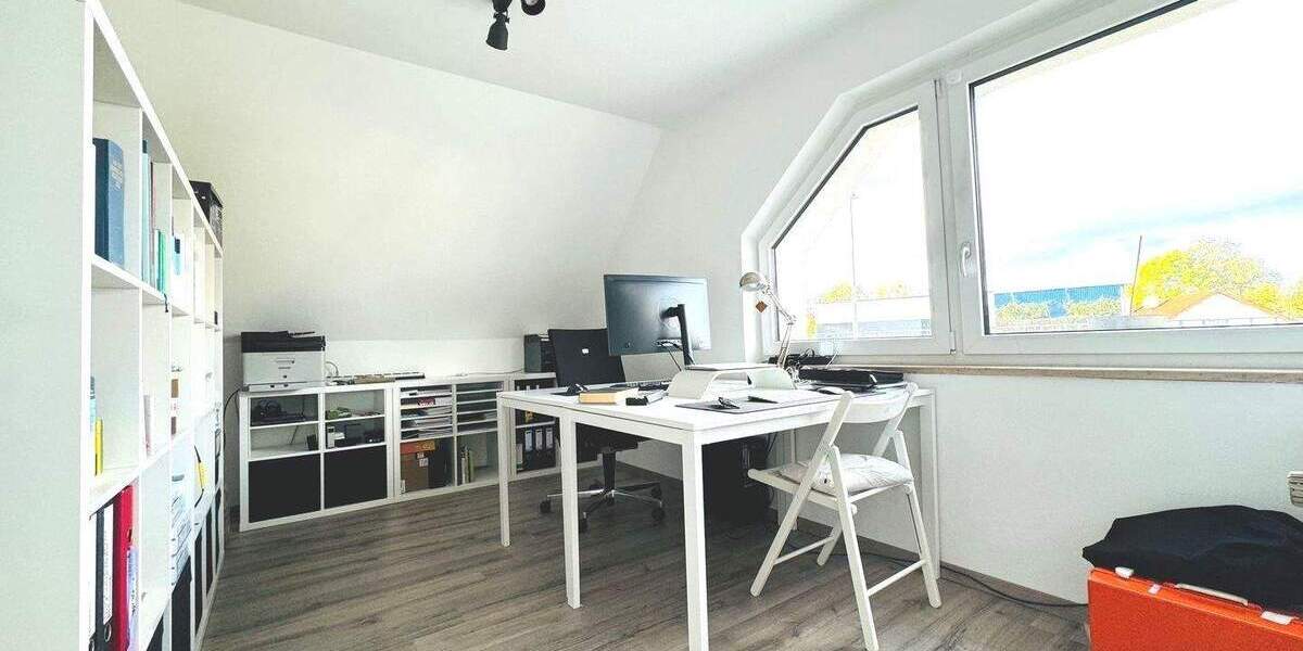 Etagenwohnung Fürth Poppenreuth - 4 Zimmer, 170 m&sup2;, 1.410&euro; | Angebot:26703043