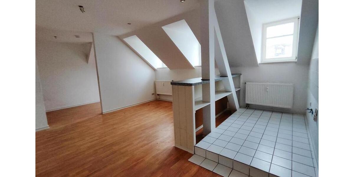 Dachgeschoßwohnung Chemnitz Kapellenberg - 1 Zimmer, 42 m&sup2;, 280&euro; | Angebot:26682192