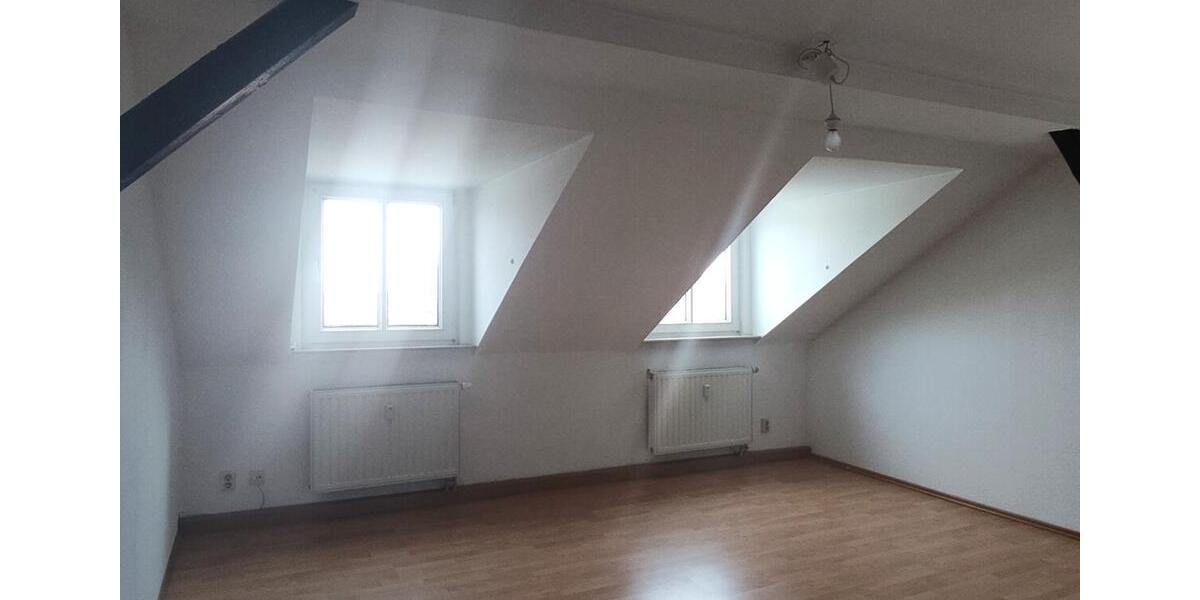 Dachgeschoßwohnung Plauen - 2 Zimmer, 45 m&sup2;, 230&euro; | Angebot:26578497
