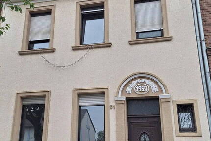 Ein Zuhause für die ganze Familie - großzügiges frisch renoviertes Reihenmittelhaus
