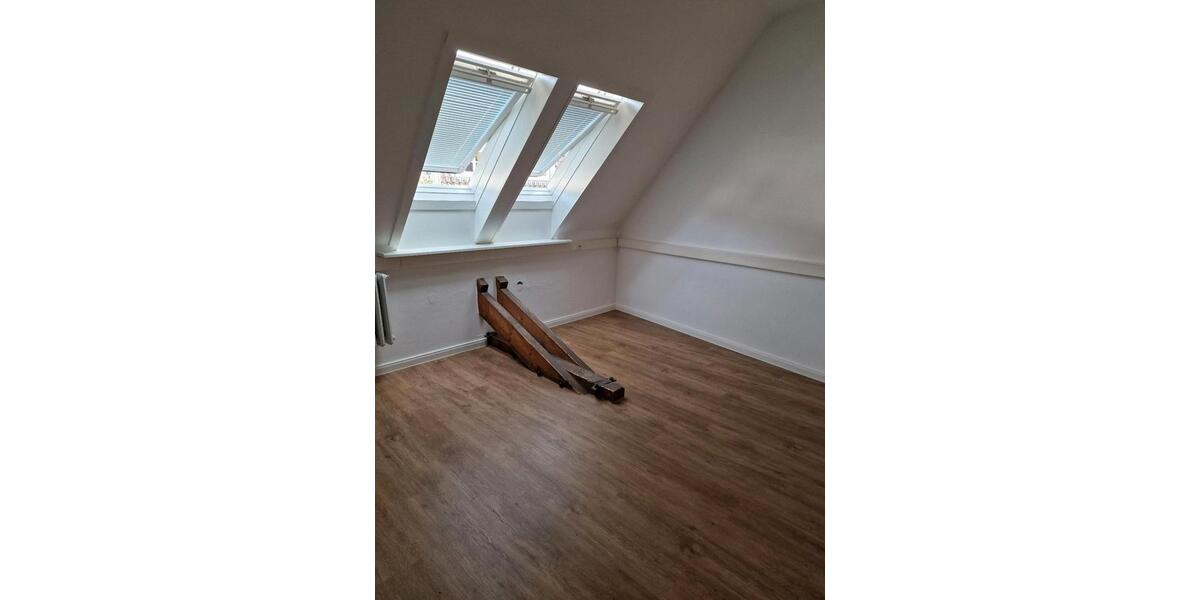 Dachgeschoßwohnung Kiel Ravensberg - 2 Zimmer, 37 m&sup2;, 750&euro; | Angebot:25869692