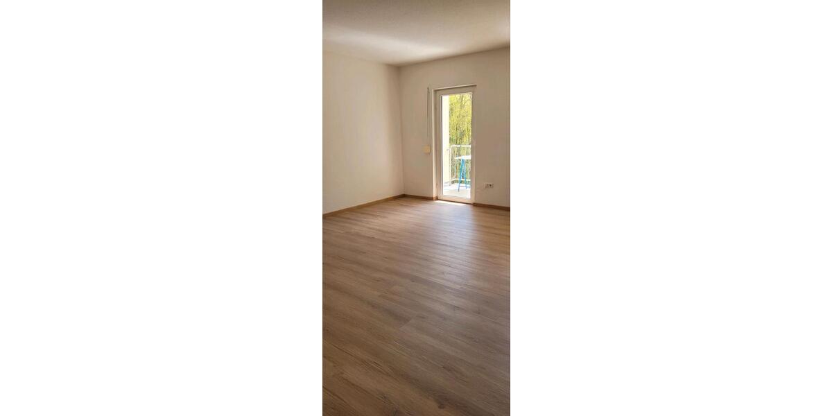 Etagenwohnung Hildburghausen - 4 Zimmer, 81 m&sup2;, 567&euro; | Angebot:26120352