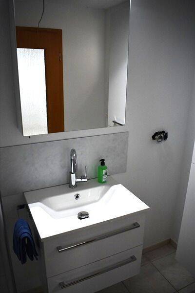 Neu renoviert und mit Einbauküche !