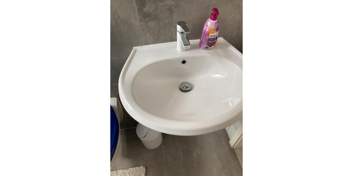 Wohnen auf Zeit Tuttlingen - 4 Zimmer, 7 m&sup2;, 200&euro; | Angebot:24843160