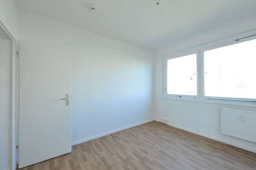 Wohnung zum Mieten in Halle 316 € 41.3 m²