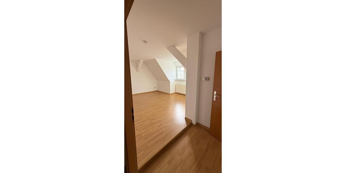 Dachgeschoßwohnung Aken (Elbe) - 1 Zimmer, 65 m&sup2;, 390&euro; | Angebot:25830793