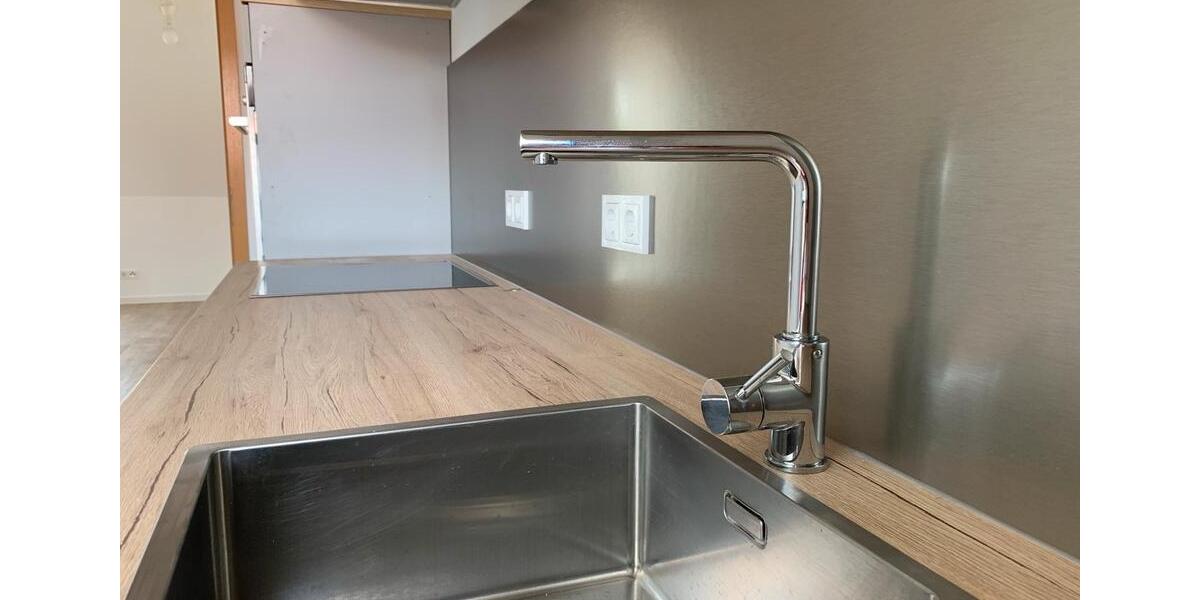 Moderne 2-Zimmer, EBK, neuem Bad, Balkon & Stellplatz 2 zimmer