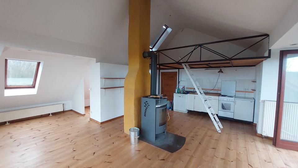 Schöne Studiowohnung unterm Dach, 55 qm 2 zimmer