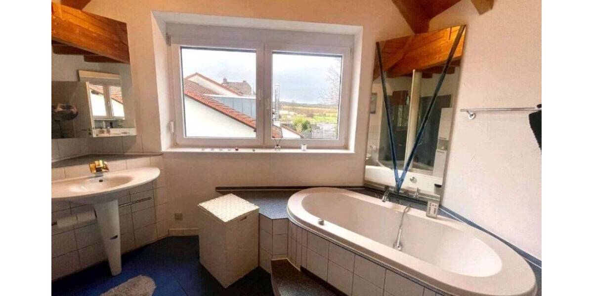 Etagenwohnung Wiesloch - 5 Zimmer, 190 m&sup2;, 1.600&euro; | Angebot:24040687