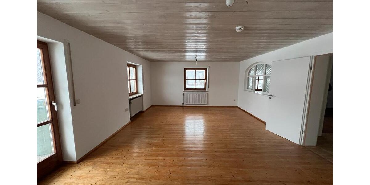Etagenwohnung Regen - 2 Zimmer, 100 m&sup2;, 750&euro; | Angebot:24974935