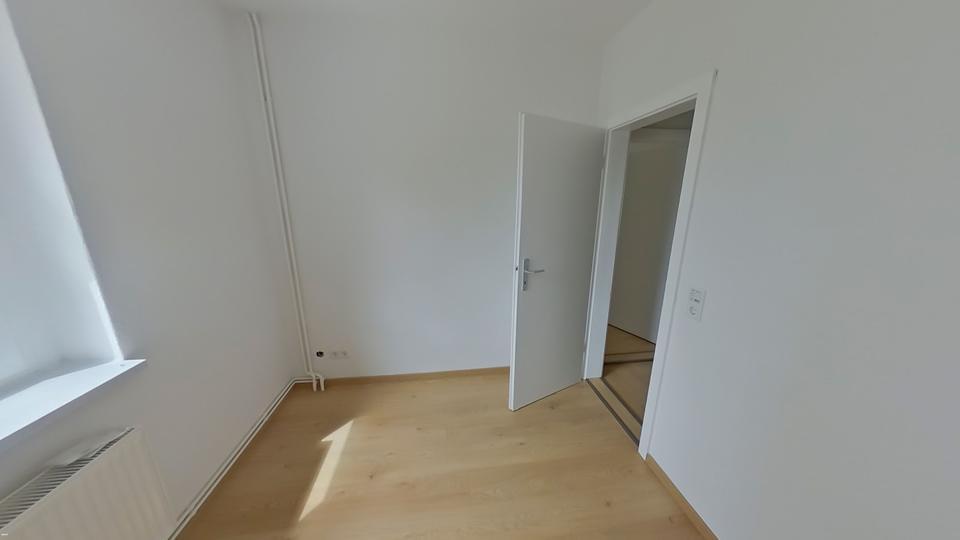 Erstbezug nach Sabnierung in der Nordstr. 11 zimmer