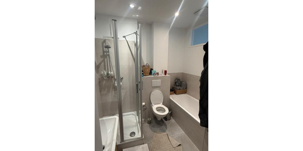 Etagenwohnung Wiesbaden Nordost - 4 Zimmer, 100 m&sup2;, 1.990&euro; | Angebot:26604135
