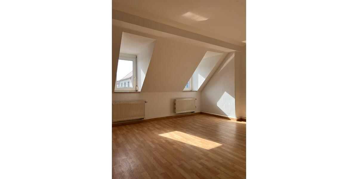 Dachgeschoßwohnung Zittau - 4 Zimmer, 94 m&sup2;, 420&euro; | Angebot:24454557