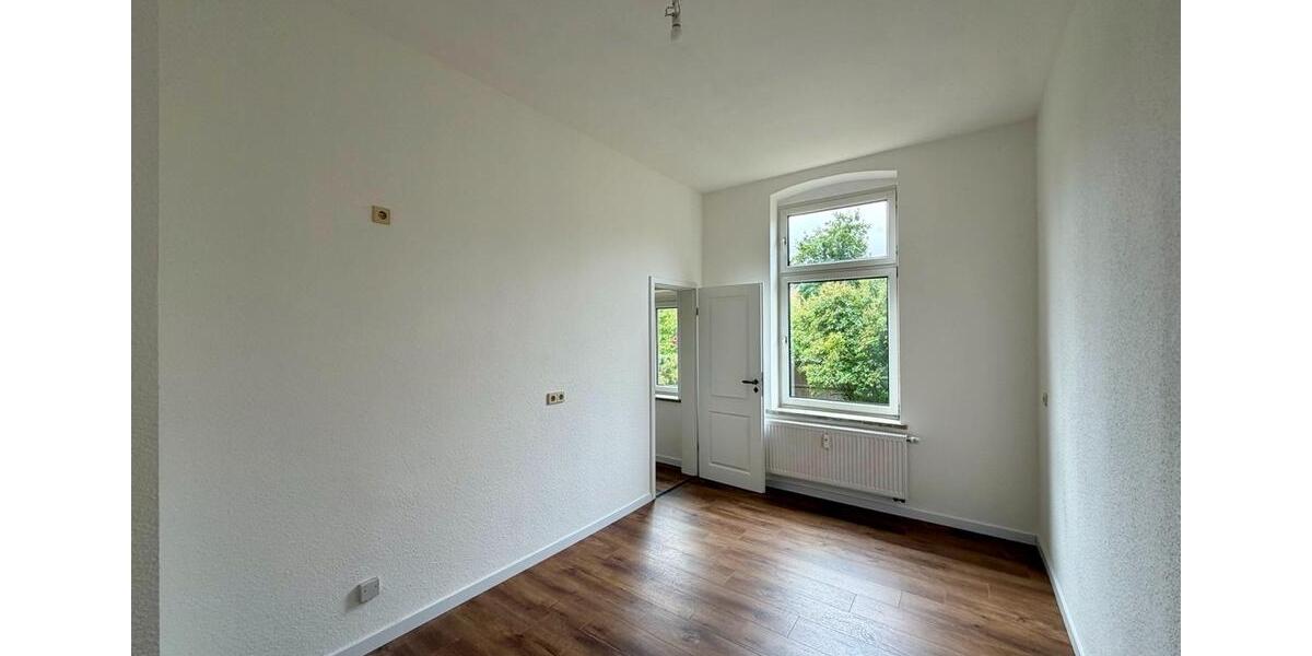 Erdgeschoßwohnung Naumburg (Saale) - 4 Zimmer, 120 m&sup2;, 950&euro; | Angebot:26588579