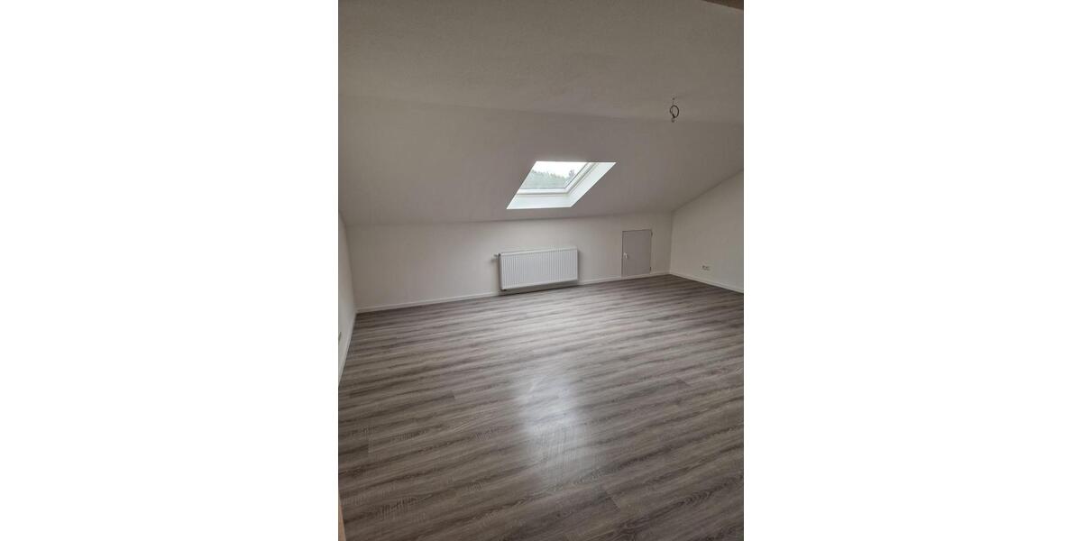 Dachgeschoßwohnung Buchen (Odenwald) - 3 Zimmer, 67 m&sup2;, 680&euro; | Angebot:24767494