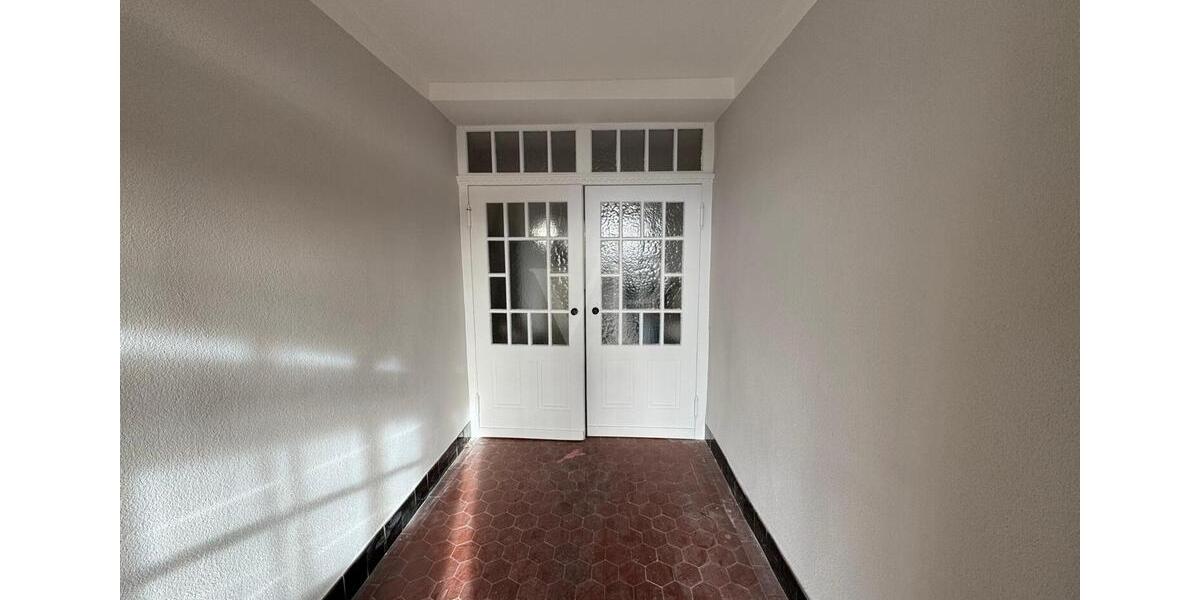 Maisonettenwohnung Marburg - 5 Zimmer, 200 m&sup2;, 3.100&euro; | Angebot:24867686