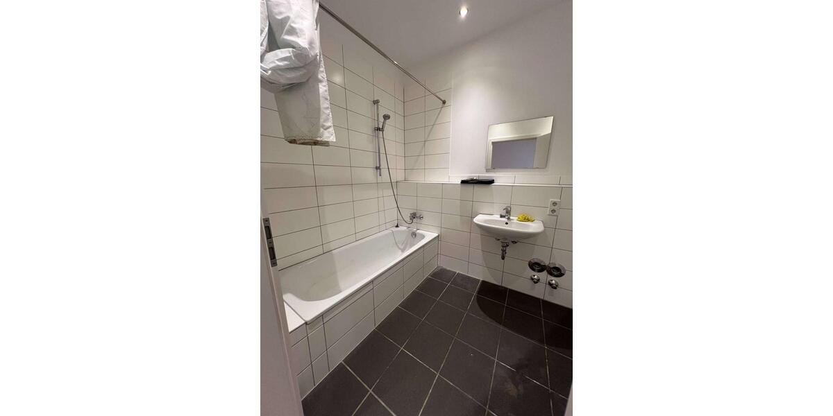 Etagenwohnung Köln Lindenthal - 3 Zimmer, 115 m&sup2;, 1.670&euro; | Angebot:25646825