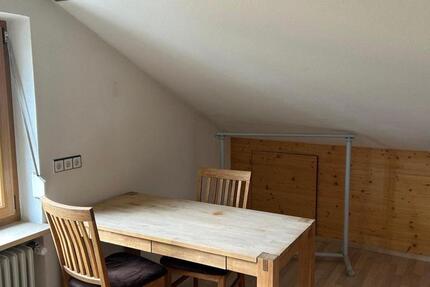Möblierte 2-Zimmer-DG-Wohnung in Oettingen