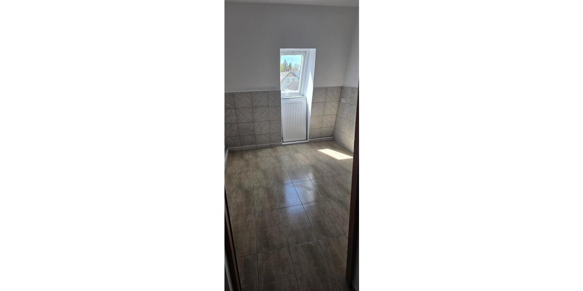 Dachgeschoßwohnung Schönwald - 4 Zimmer, 112 m&sup2;, 600&euro; | Angebot:26427239