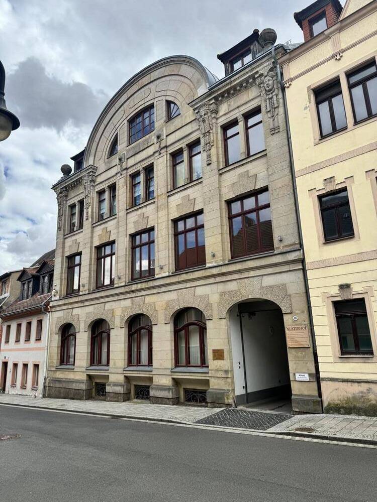 Vielseitig nutzbare Gewerbeeinheit in einem repräsentativen Geschäftshaus zu vermieten