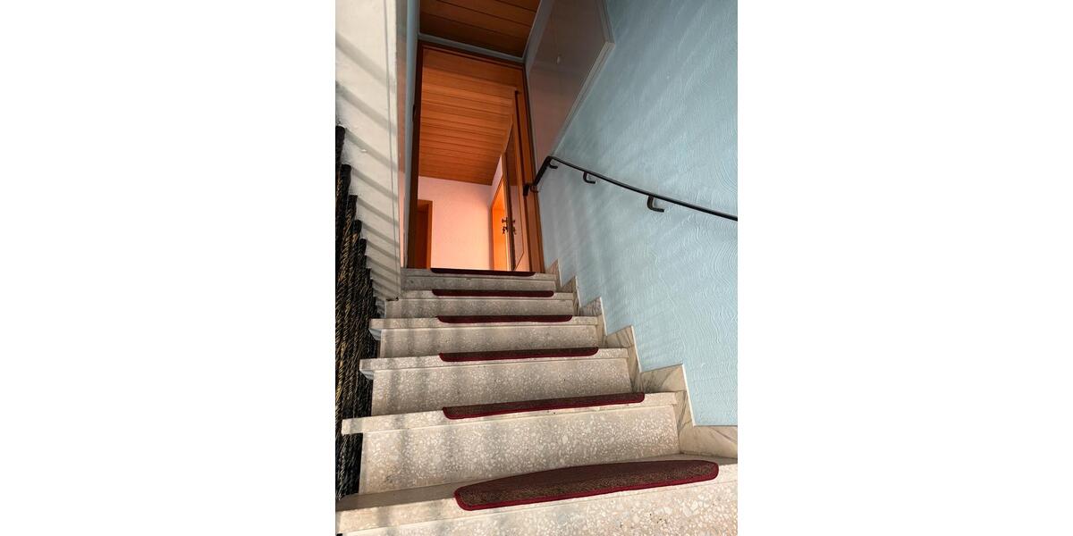 Dachgeschoßwohnung Wiehl - 1 Zimmer, 100 m&sup2;, 1.000&euro; | Angebot:24617726