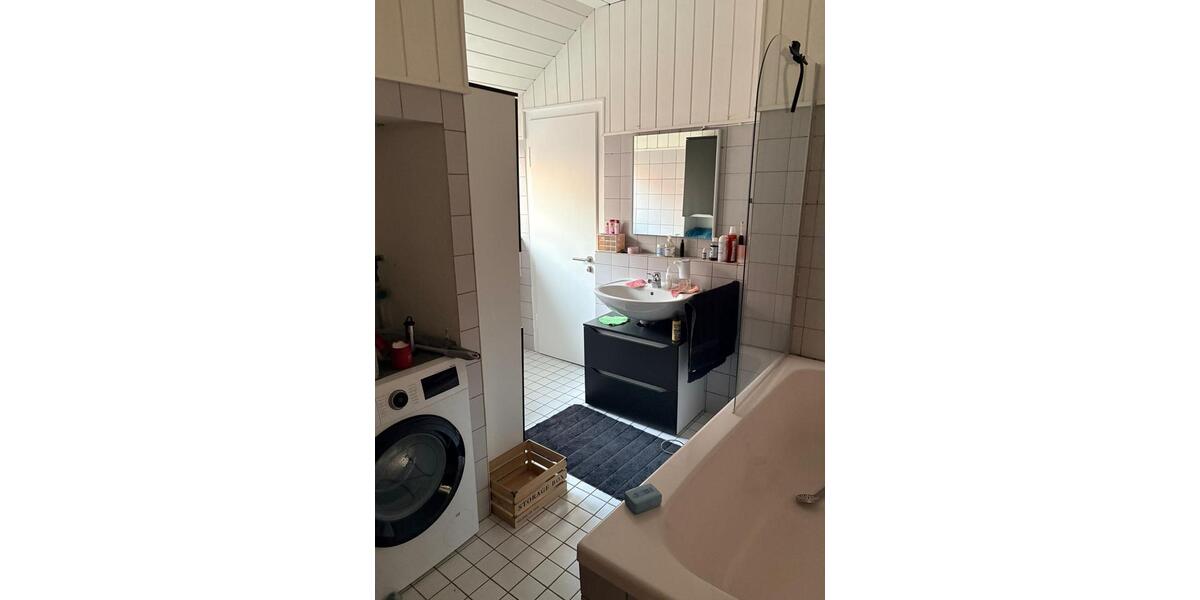 Dachgeschoßwohnung Nienburg (Weser) - 2.5 Zimmer, 70 m&sup2;, 670&euro; | Angebot:26002110