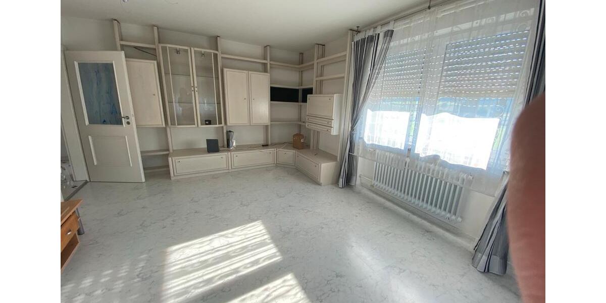 Etagenwohnung Zusmarshausen - 3 Zimmer, 100 m&sup2;, 1.300&euro; | Angebot:24860736