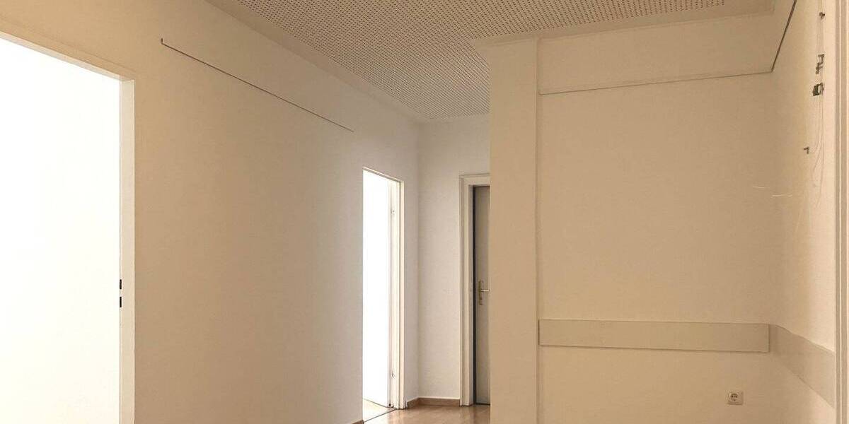 Gewerbeobjekt Kassel Mitte - 7 Zimmer, 1.570&euro; | Angebot:25996556