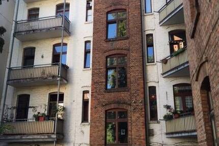 Tolle AltbauWohnung in zentraler Südstadtlage von Kassel mit Balkon