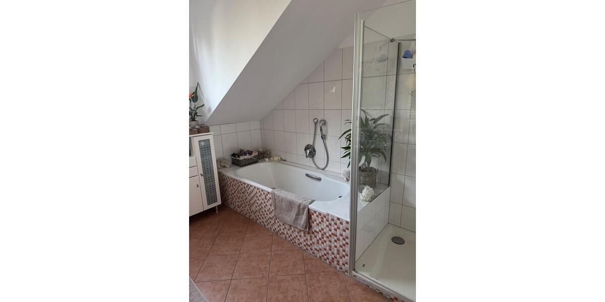 Dachgeschoßwohnung Gütersloh - 3.5 Zimmer, 89 m&sup2;, 950&euro; | Angebot:24814576