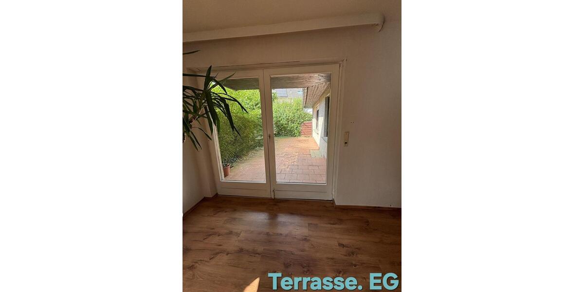 Großzügiges HausVilla ab Okt.2025 zu Vermieten. Kaltmiete 2160€ 8 zimmer