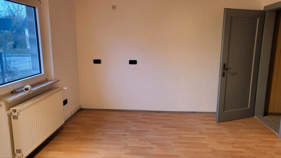 Einfamilienhaus Hillerse - 8 Zimmer, 220 m&sup2;, 1.600&euro; | Angebot:24878290