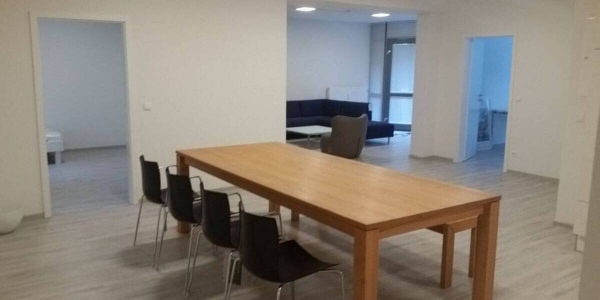 Etagenwohnung Vaihingen an der Enz - 5 Zimmer, 182 m&sup2;, 1.600&euro; | Angebot:26127687