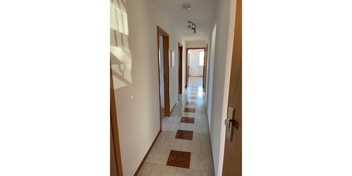 Dachgeschoßwohnung Taura - 4 Zimmer, 72 m&sup2;, 370&euro; | Angebot:26613476