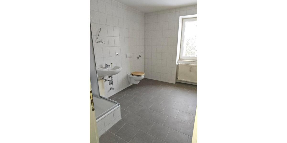 Etagenwohnung Eisleben (Lutherstadt) - 2 Zimmer, 70 m&sup2;, 420&euro; | Angebot:24816331