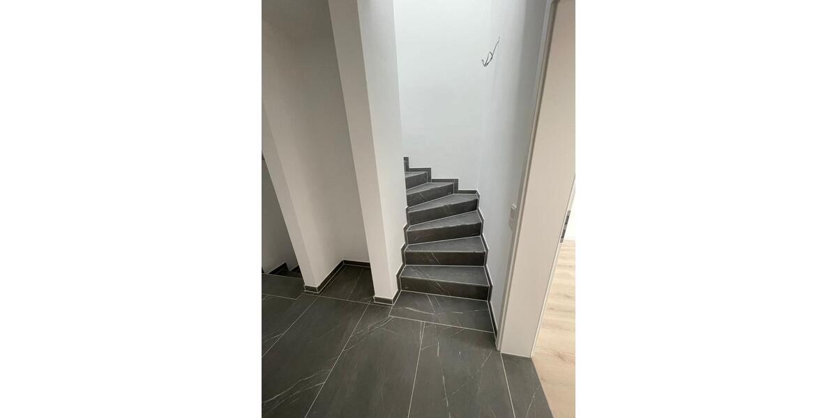 Reihenhaus Bad Schwalbach - 7 Zimmer, 180 m&sup2;, 1.800&euro; | Angebot:26226423