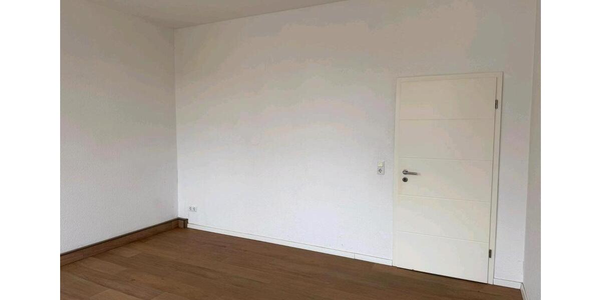Etagenwohnung Freiberg - 1 Zimmer, 51 m&sup2;, 308&euro; | Angebot:26038950