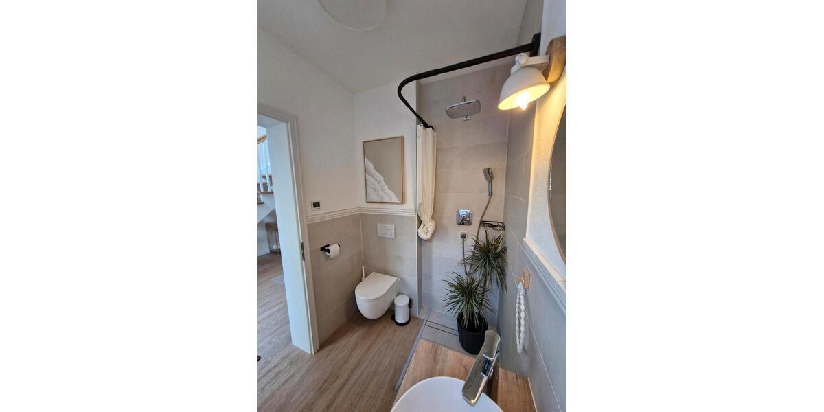 Einfamilienhaus Münzenberg - 5 Zimmer, 250 m&sup2;, 2.350&euro; | Angebot:24867594