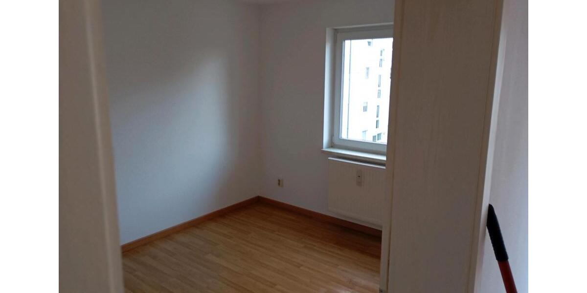 Etagenwohnung Zittau - 1 Zimmer, 68 m&sup2;, 341&euro; | Angebot:26474739