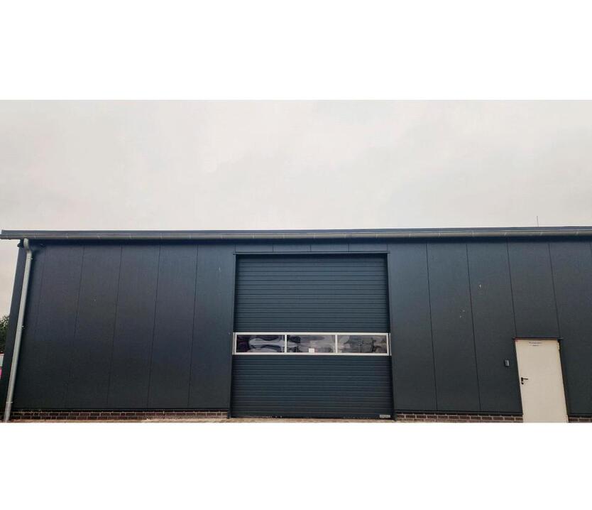 Vermiete Lagerhalle Gewerbehalle Werkstatt Garage Hochregal
