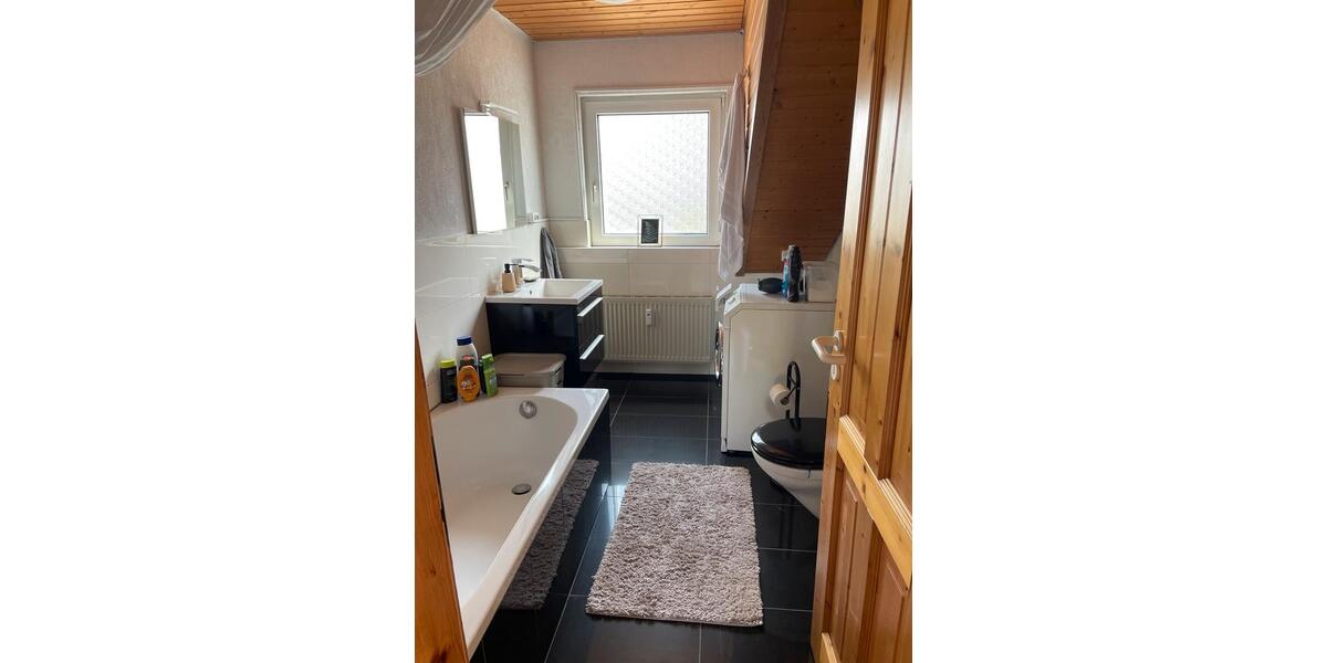 Dachgeschoßwohnung Villingen-Schwenningen Schwenningen - 3 Zimmer, 95 m&sup2;, 1.150&euro; | Angebot:26288219