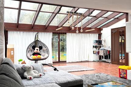 Haus Quickborn - 5 Zimmer, 185 m&sup2;, 1.750&euro; | Angebot:26037278