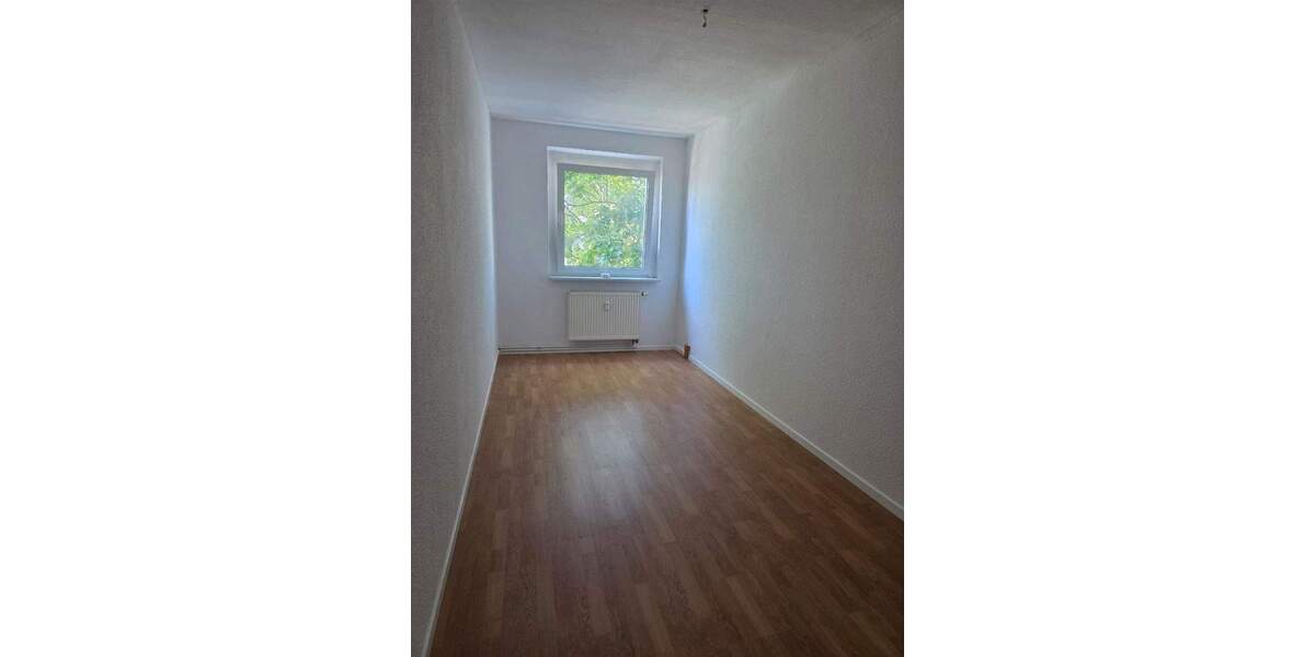 Etagenwohnung Neubrandenburg Oststadt - 4 Zimmer, 76 m&sup2;, 320&euro; | Angebot:24341953