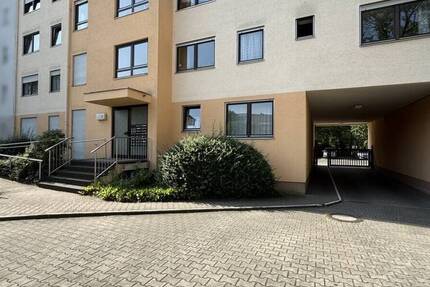 2-Zimmer-Wohnung mit Loggia und TG-Stellplatz
