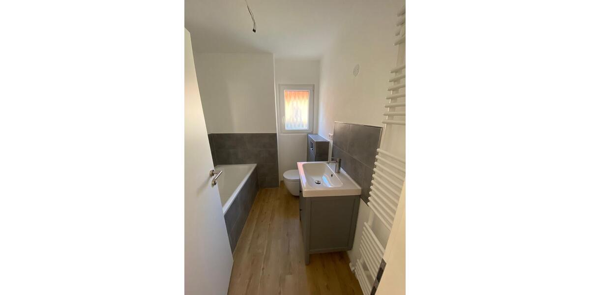 Erdgeschoßwohnung Waldshut-Tiengen Tiengen - 3.5 Zimmer, 86 m&sup2;, 850&euro; | Angebot:25858037